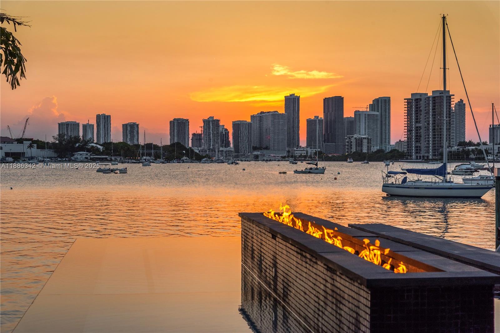 440 S Hibiscus Dr Miami Beach, FL 33139