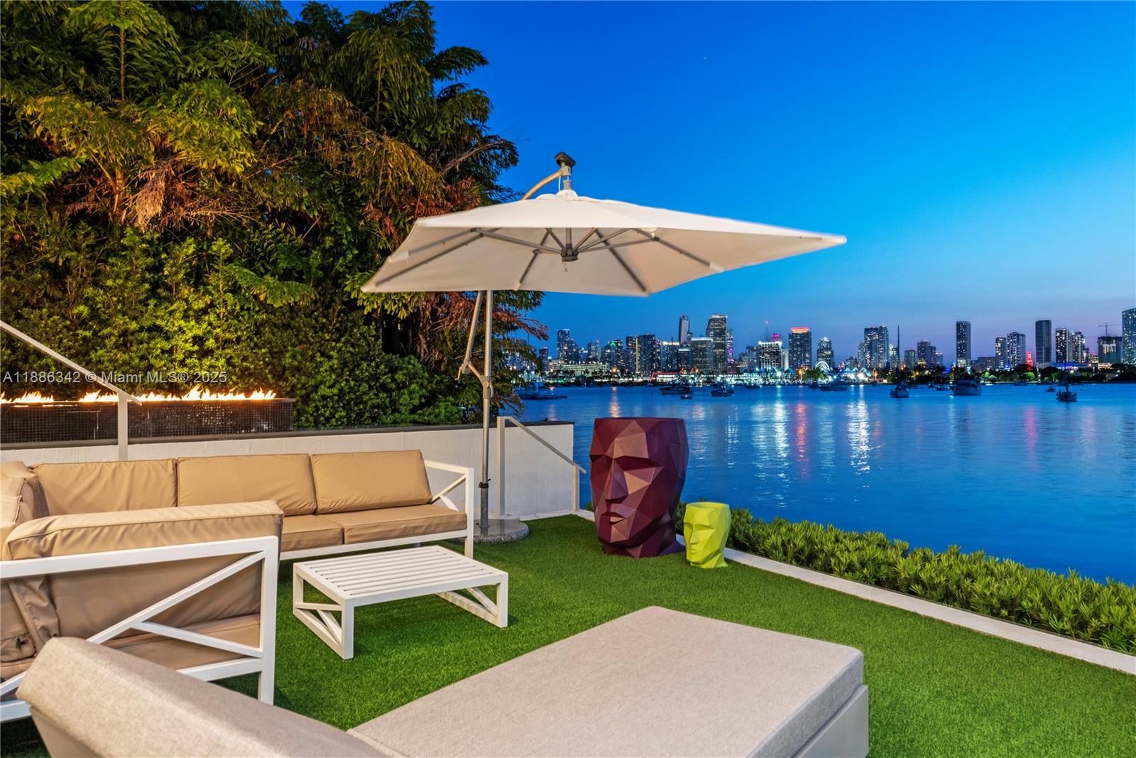 440 S Hibiscus Dr Miami Beach, FL 33139