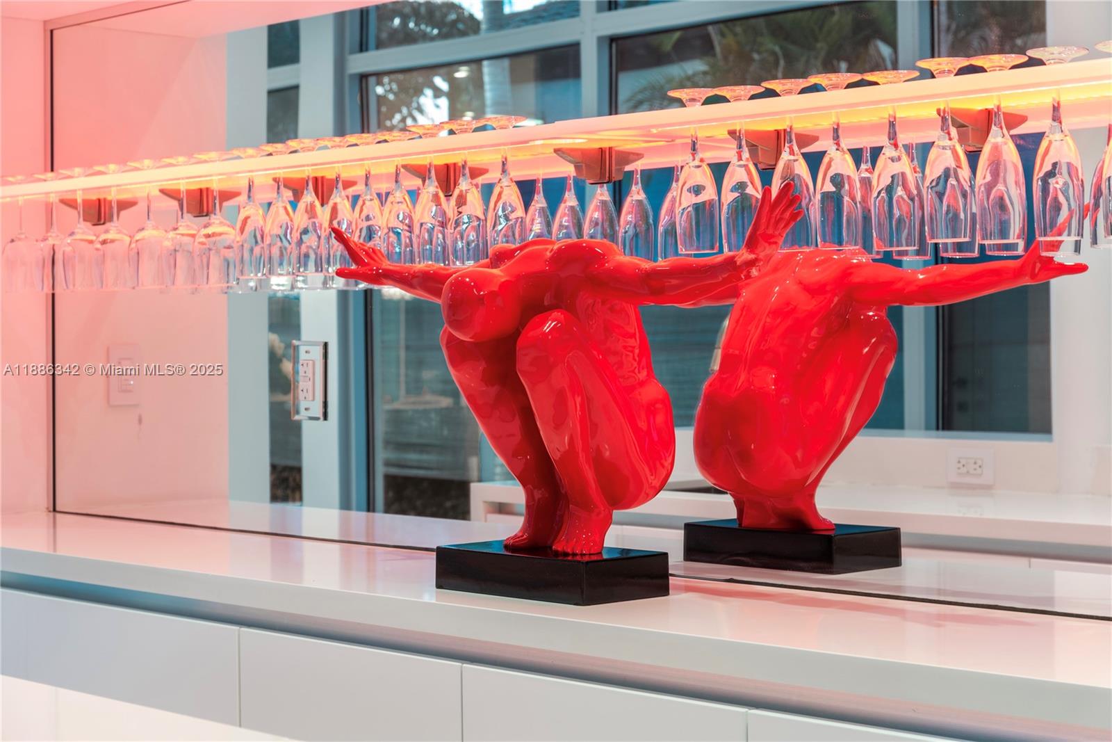 440 S Hibiscus Dr Miami Beach, FL 33139