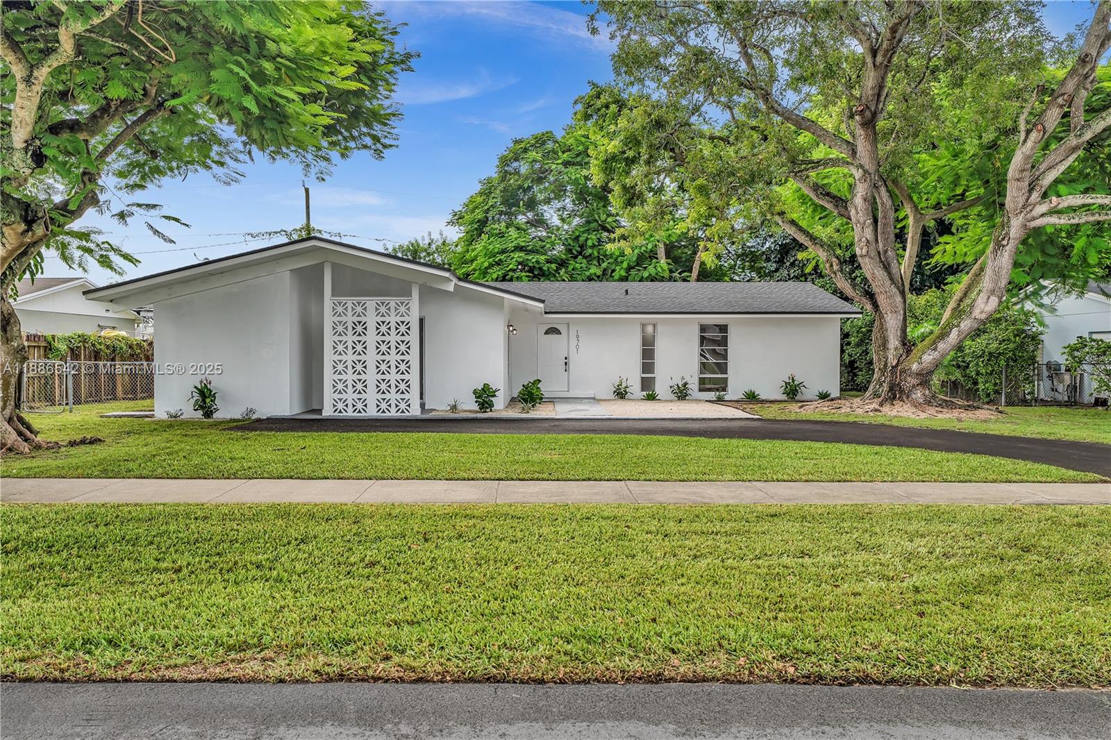19701 Belmont Dr