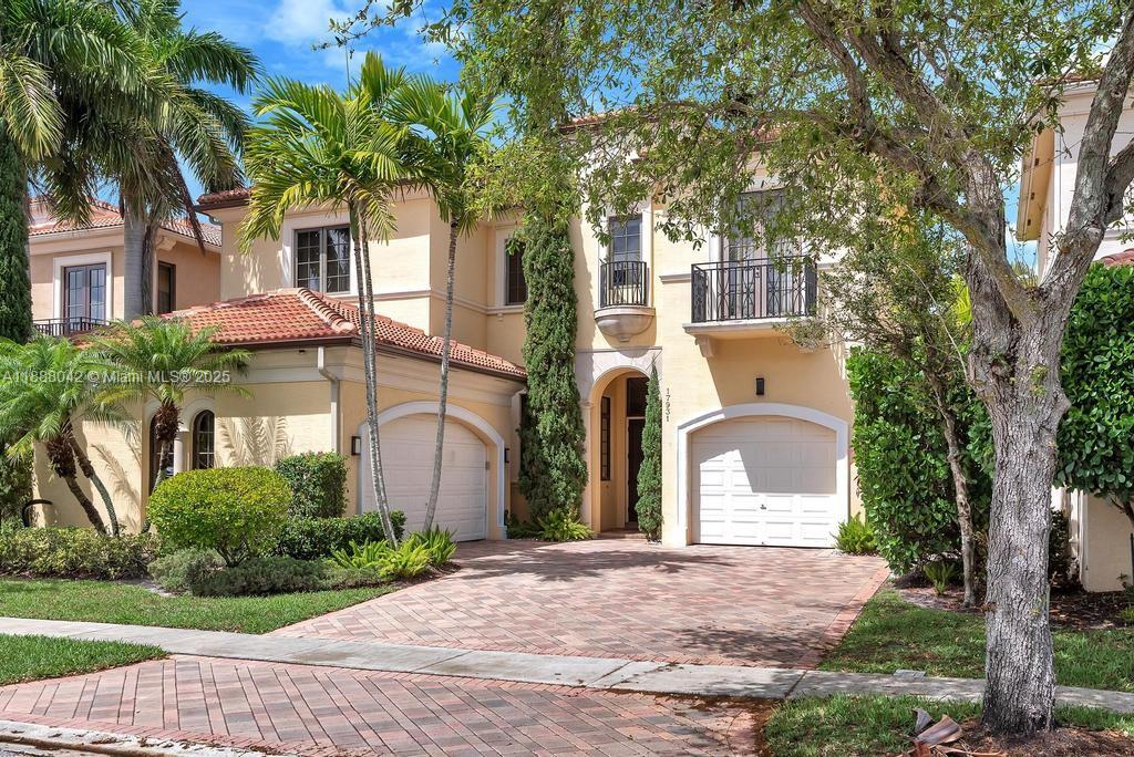 17931 Lake Azure Way