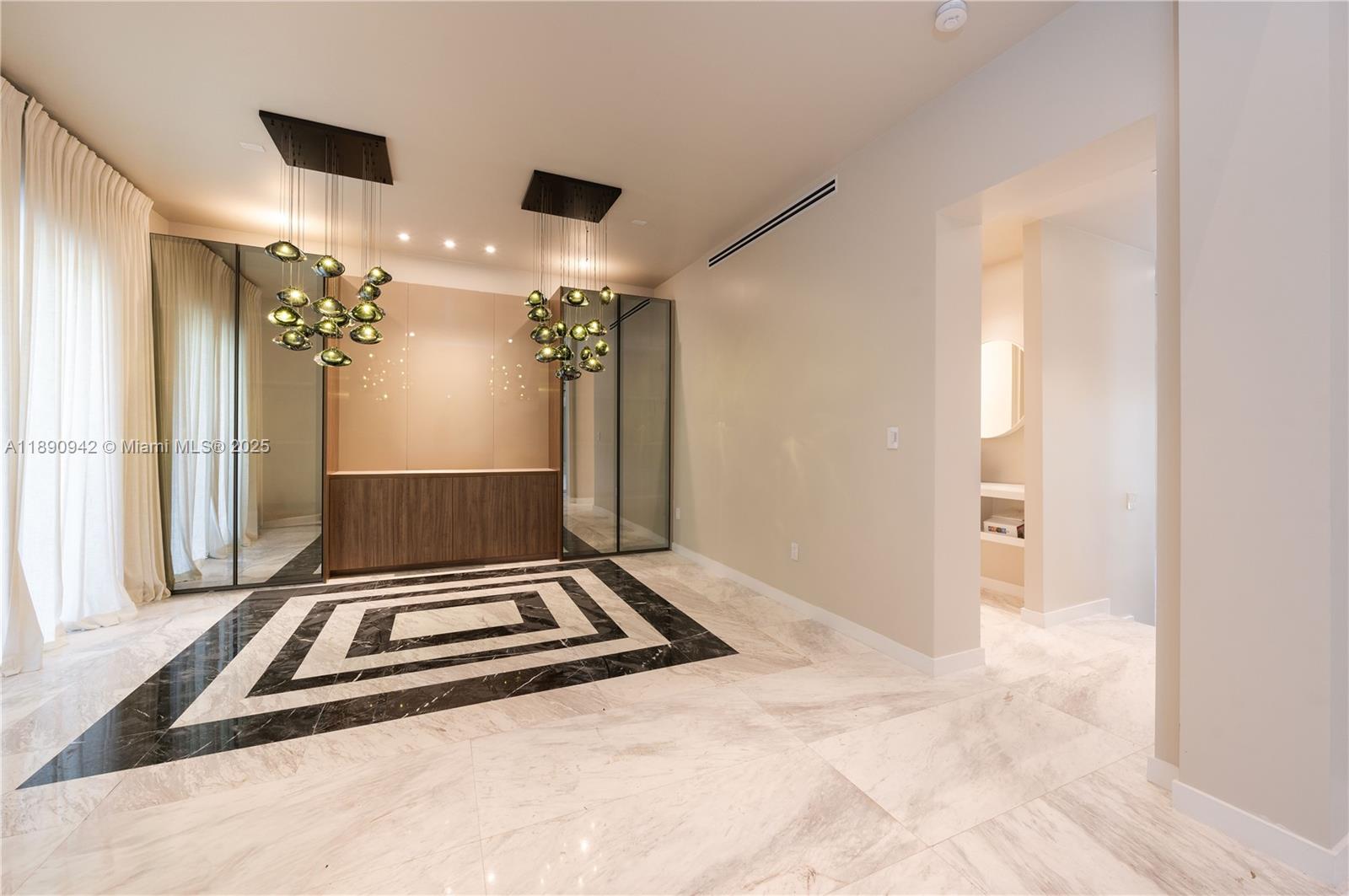 11200 SW 60th Ave Pinecrest, FL 33156