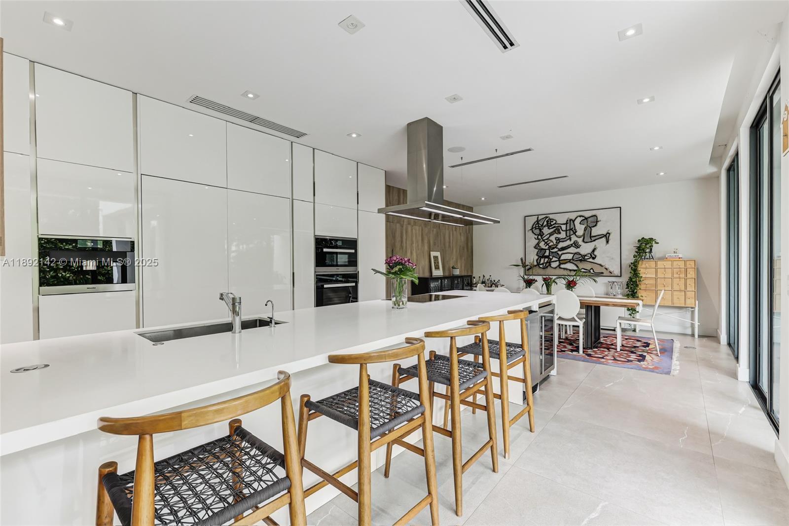 445 Ridgewood Rd Key Biscayne, FL 33149