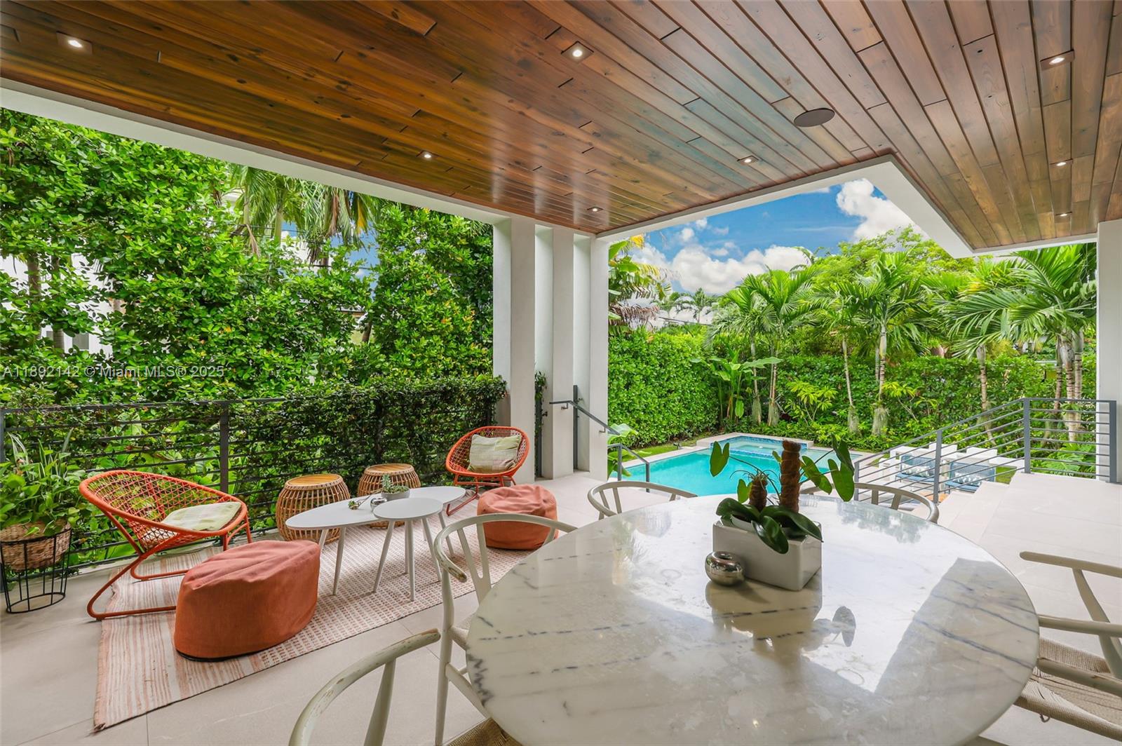 445 Ridgewood Rd Key Biscayne, FL 33149