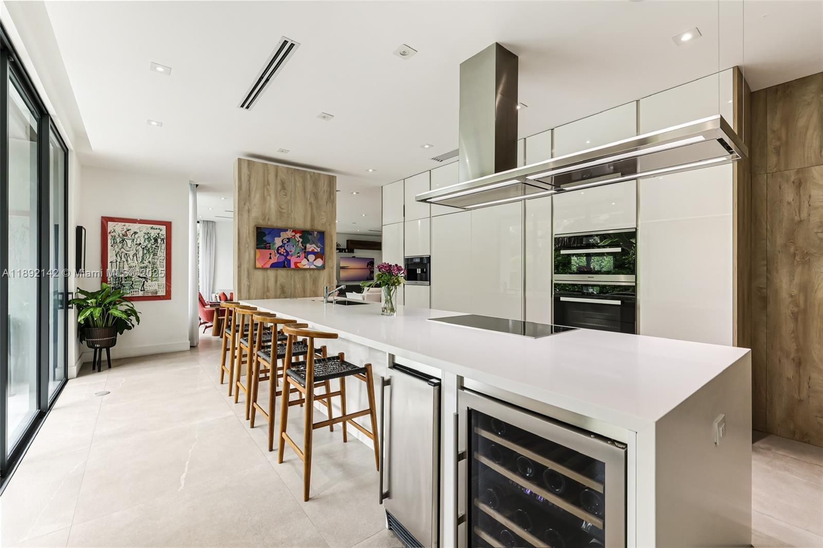 445 Ridgewood Rd Key Biscayne, FL 33149