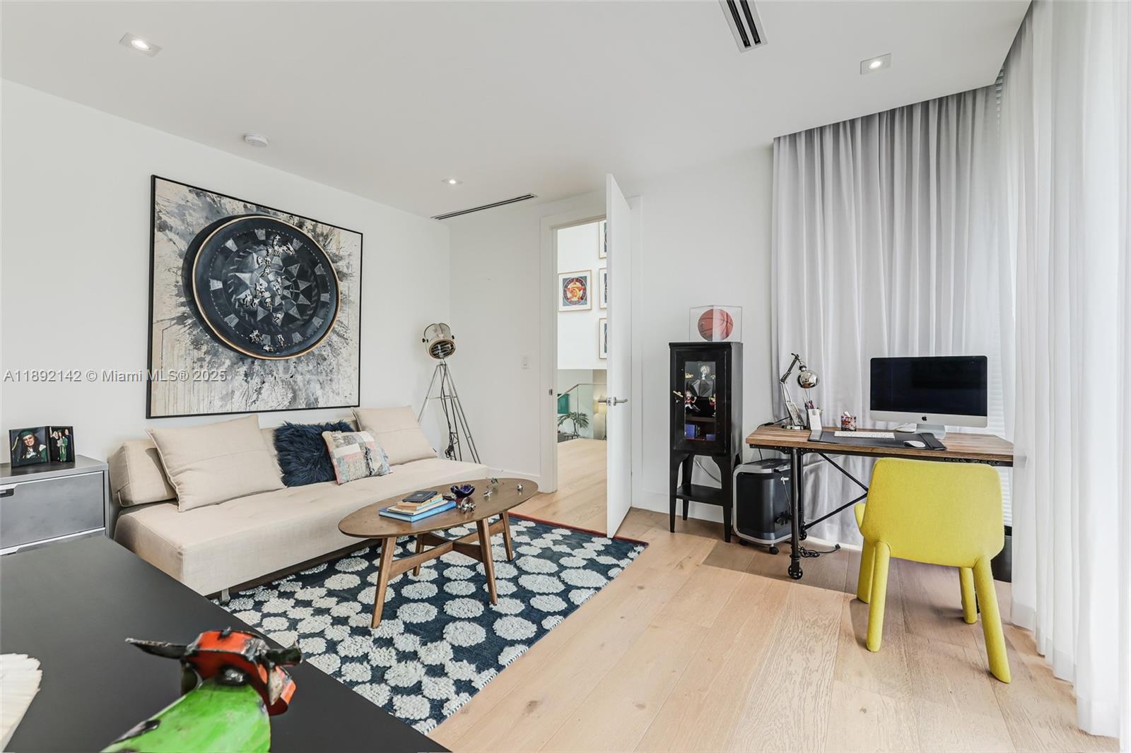 445 Ridgewood Rd Key Biscayne, FL 33149