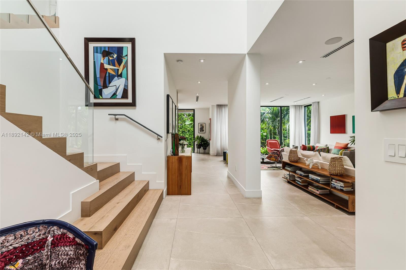 445 Ridgewood Rd Key Biscayne, FL 33149