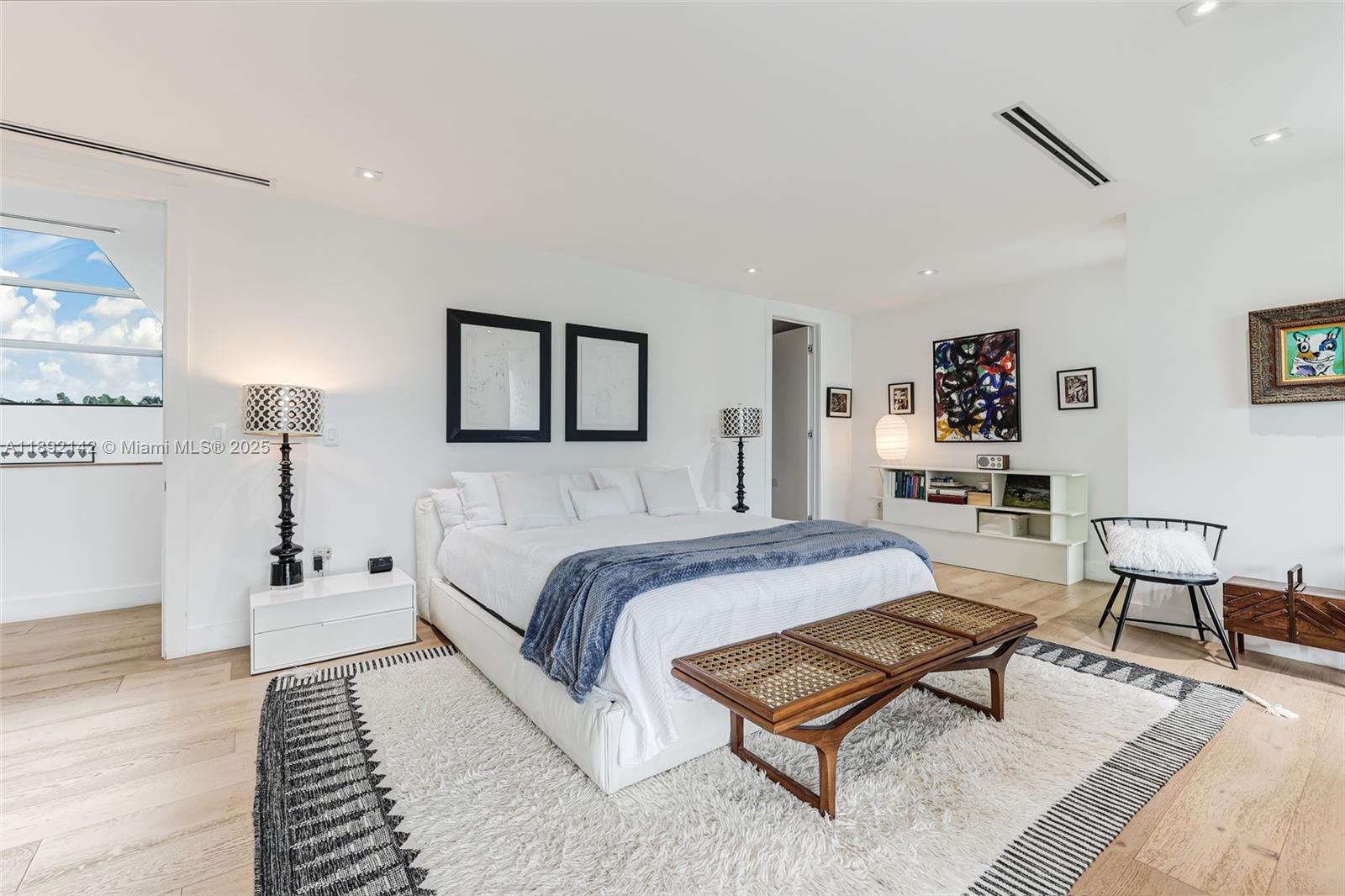 445 Ridgewood Rd Key Biscayne, FL 33149