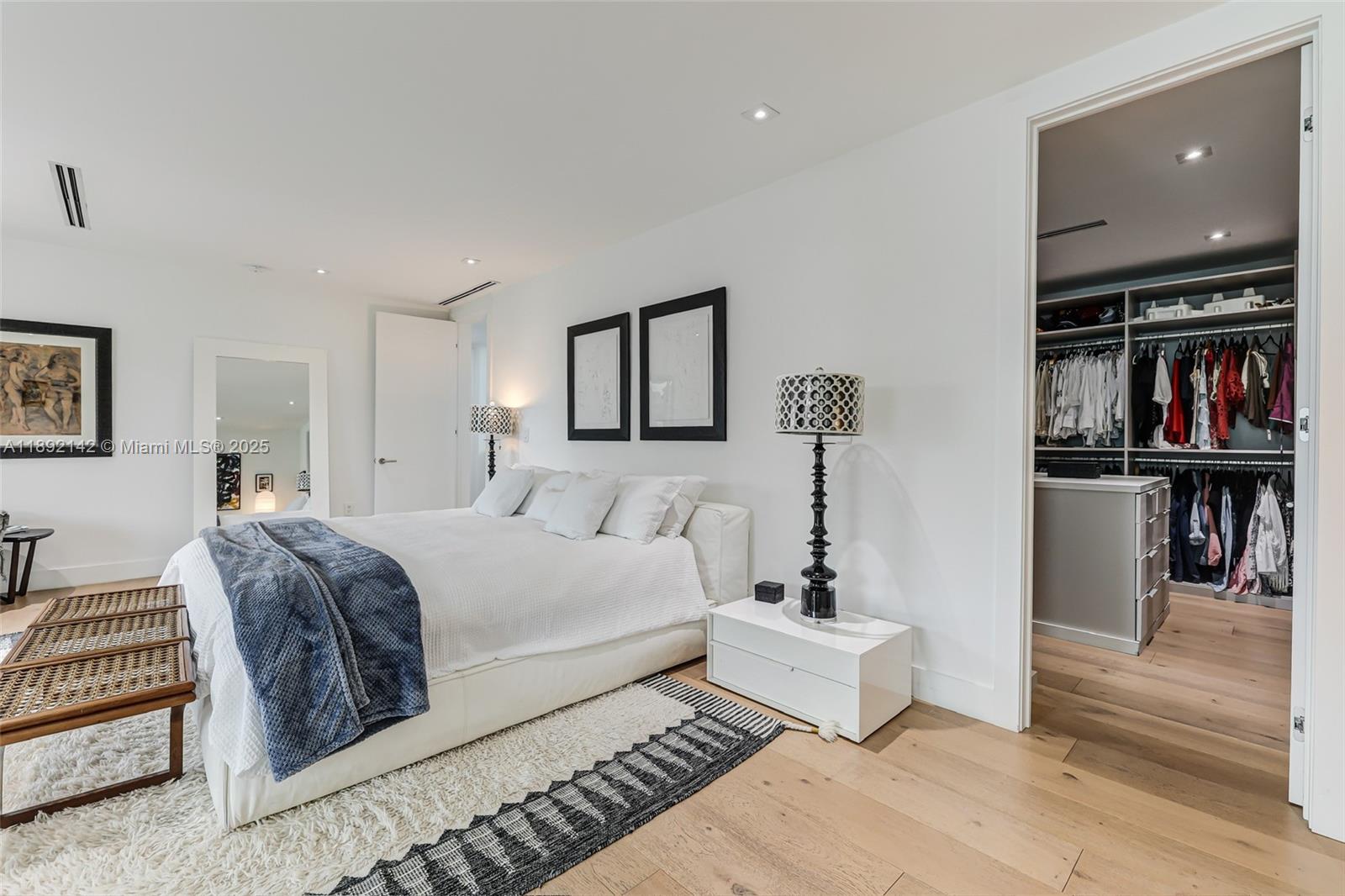 445 Ridgewood Rd Key Biscayne, FL 33149