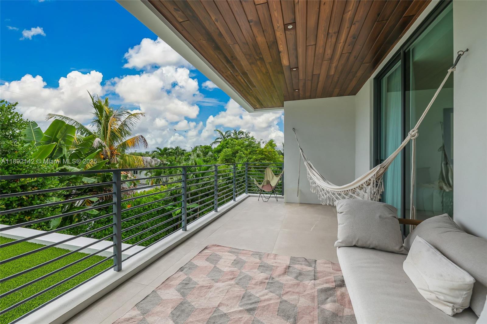 445 Ridgewood Rd Key Biscayne, FL 33149