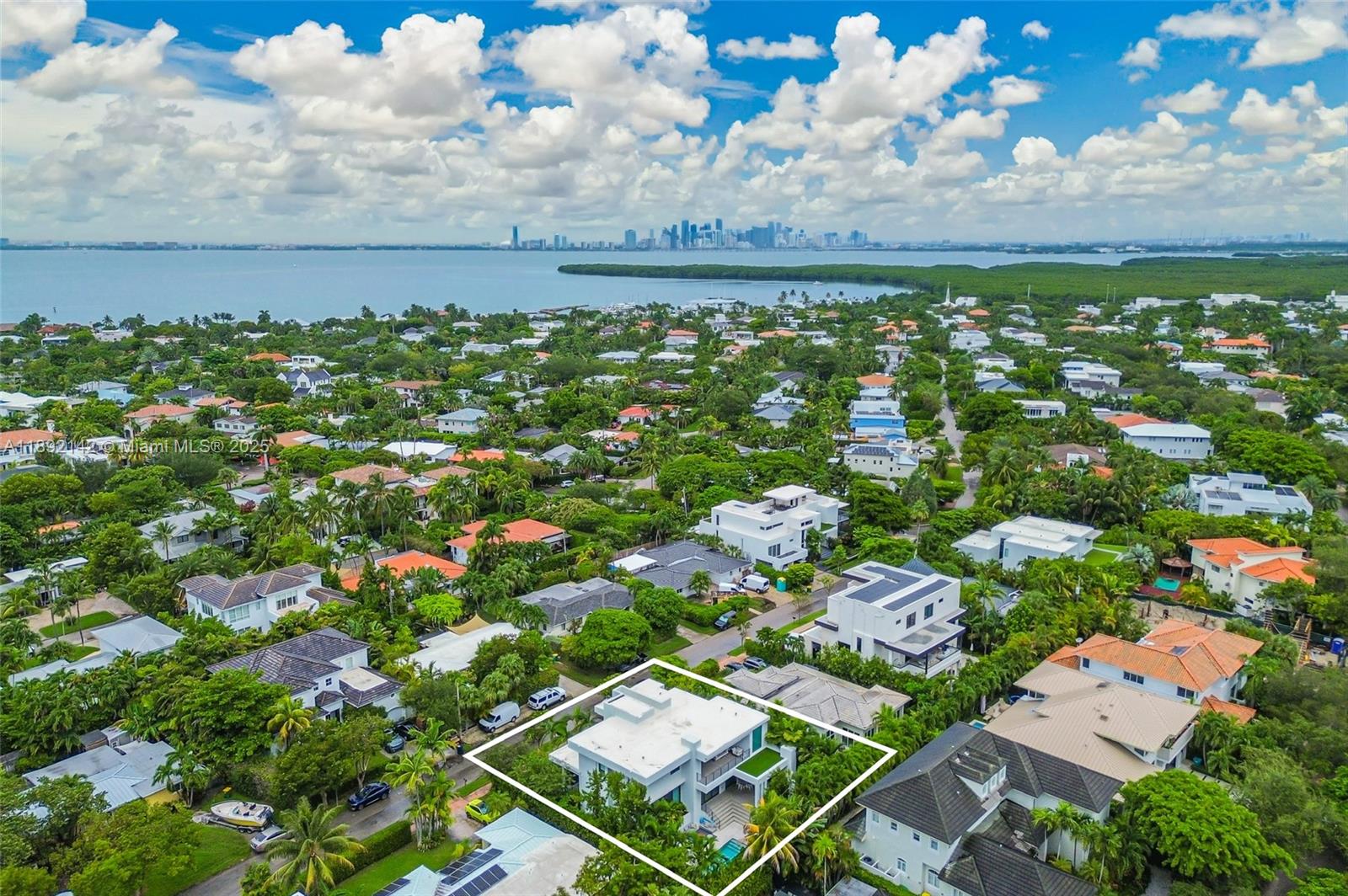 445 Ridgewood Rd Key Biscayne, FL 33149