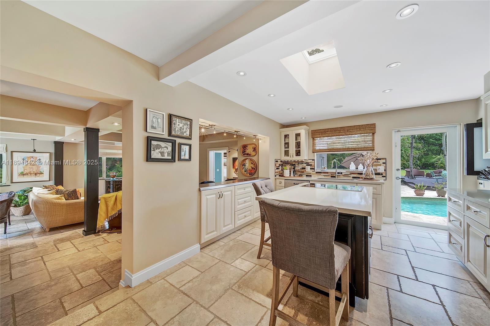 6645 SW 73rd Ct Miami, FL 33143