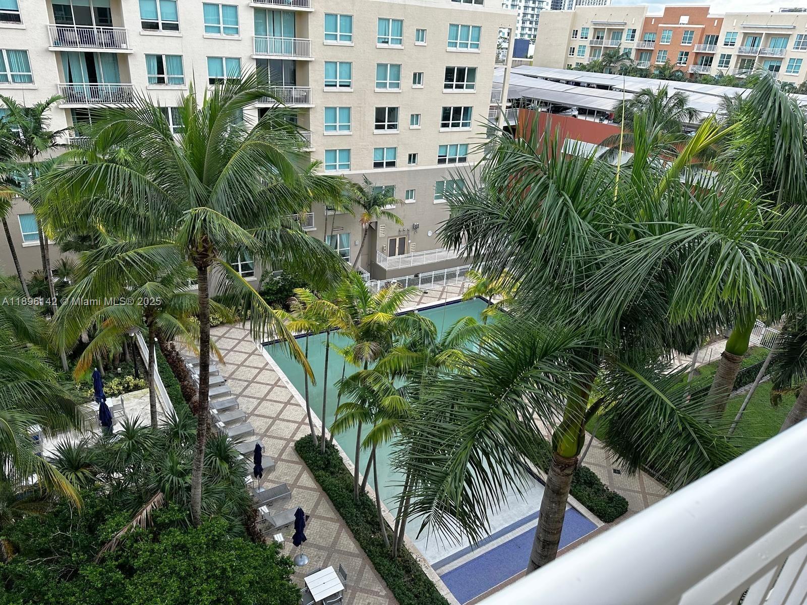 2000 N Bayshore Dr #625