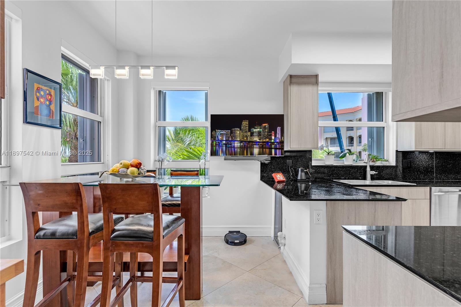 727 Crandon Blvd #401 Key Biscayne, FL 33149