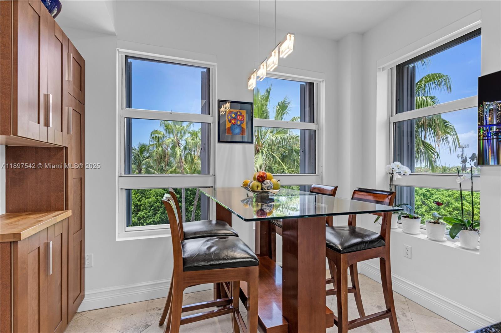 727 Crandon Blvd #401 Key Biscayne, FL 33149