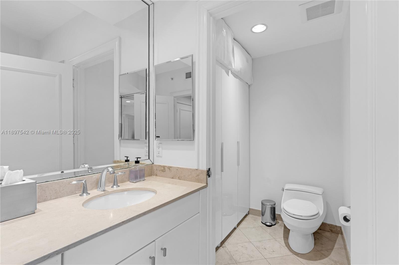 727 Crandon Blvd #401 Key Biscayne, FL 33149