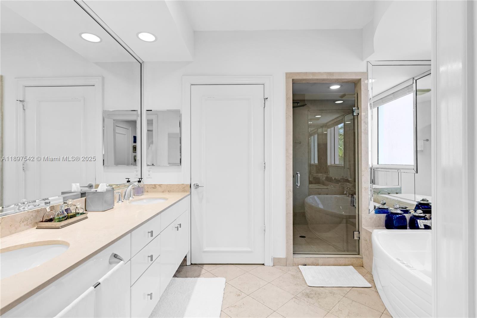 727 Crandon Blvd #401 Key Biscayne, FL 33149