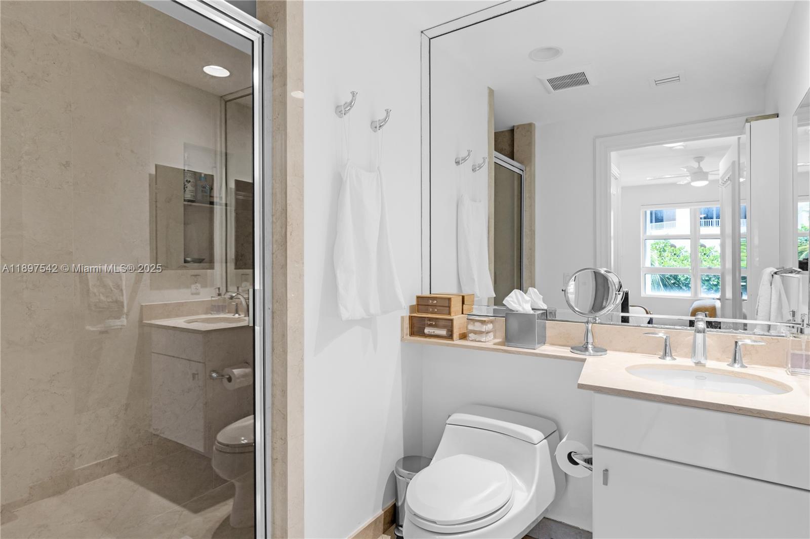 727 Crandon Blvd #401 Key Biscayne, FL 33149