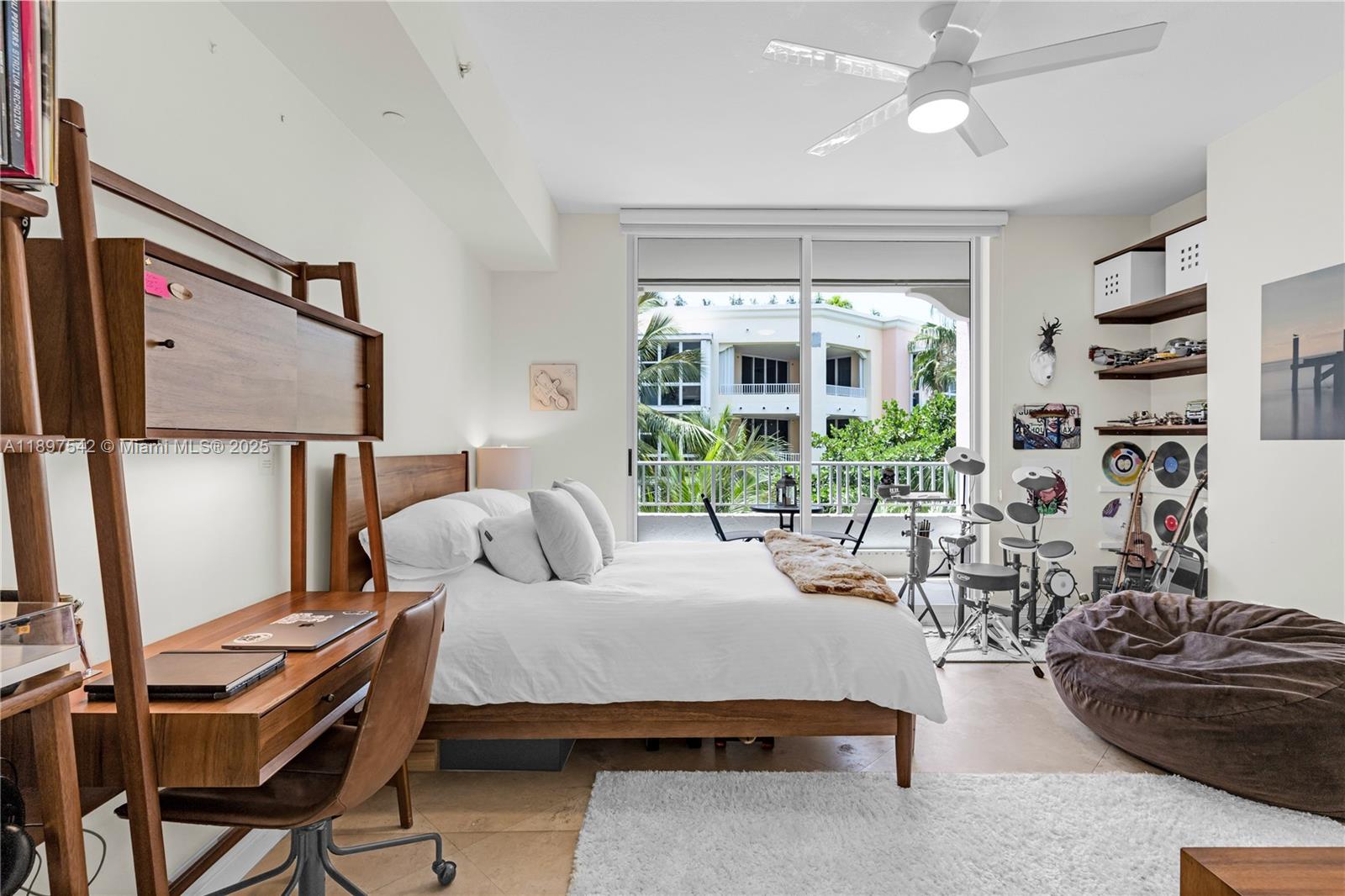 727 Crandon Blvd #401 Key Biscayne, FL 33149