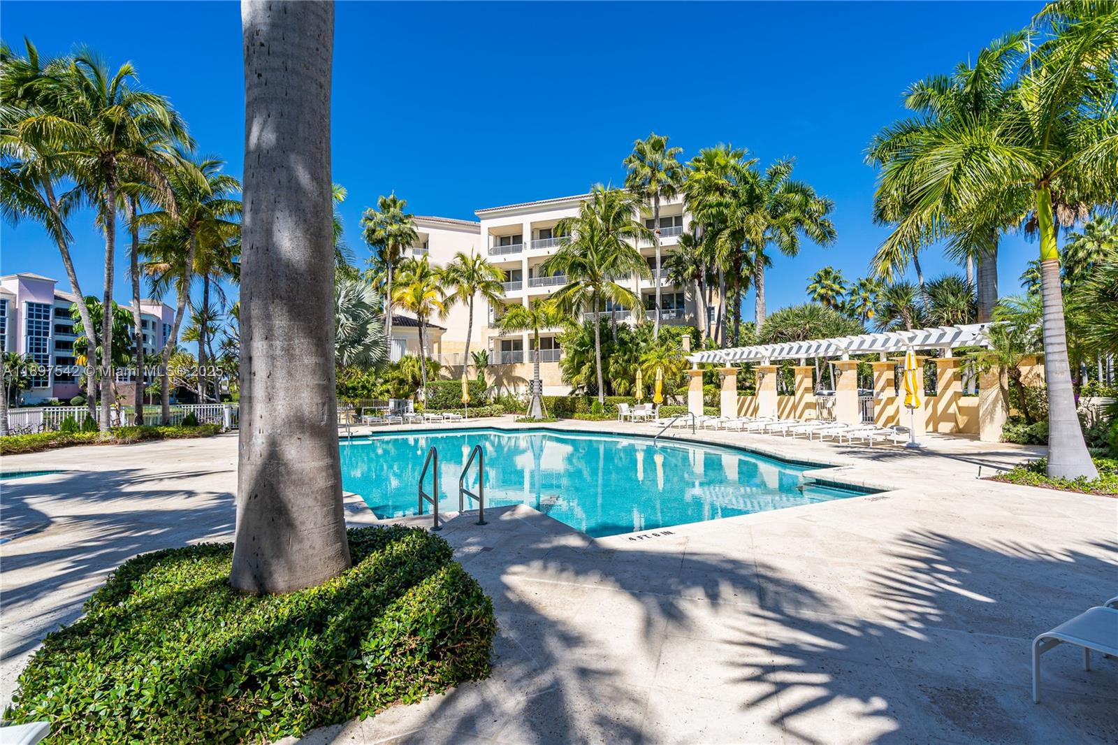 727 Crandon Blvd #401 Key Biscayne, FL 33149
