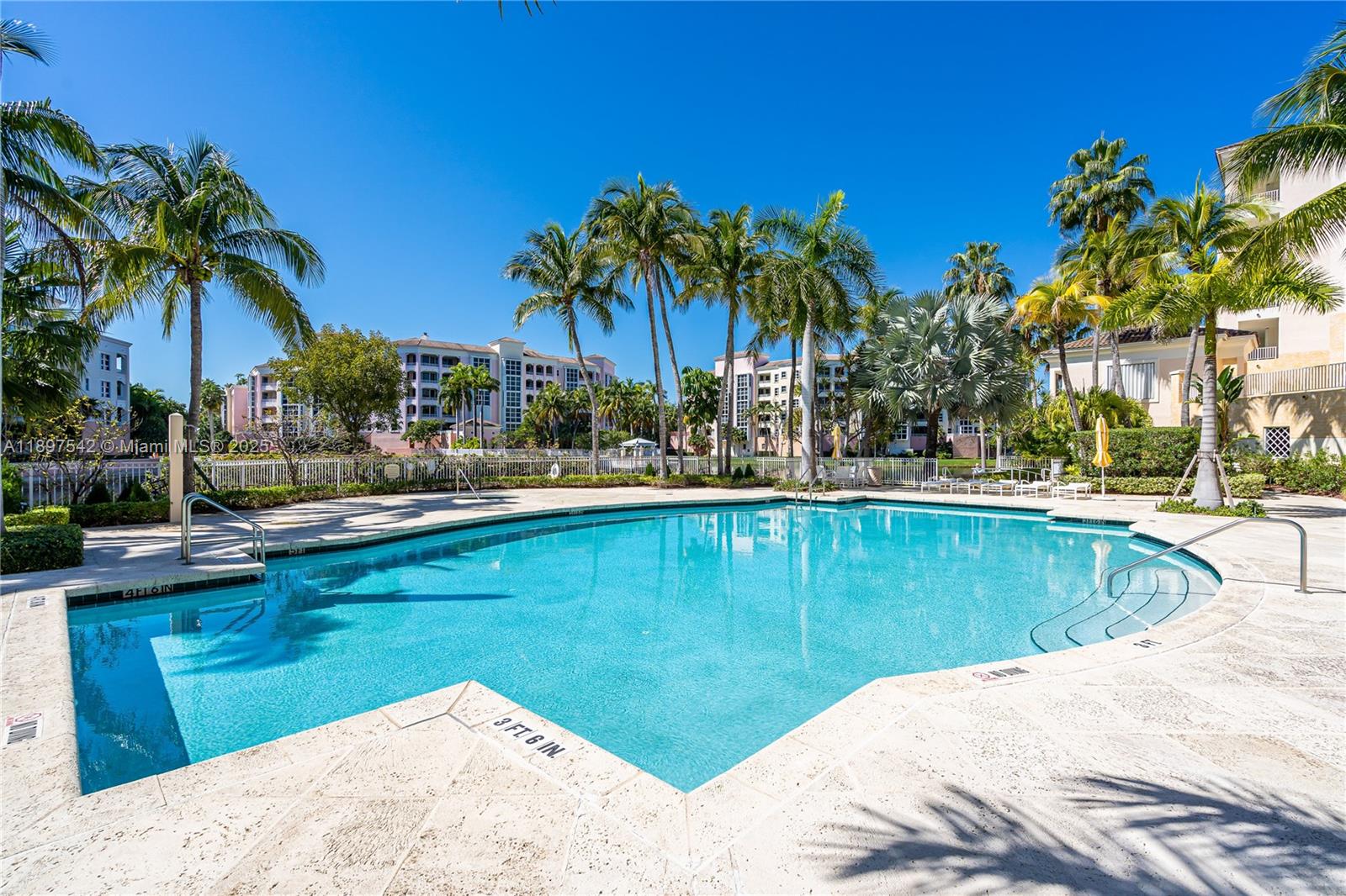 727 Crandon Blvd #401 Key Biscayne, FL 33149