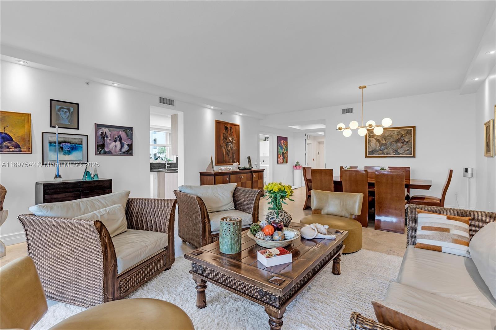 727 Crandon Blvd #401 Key Biscayne, FL 33149