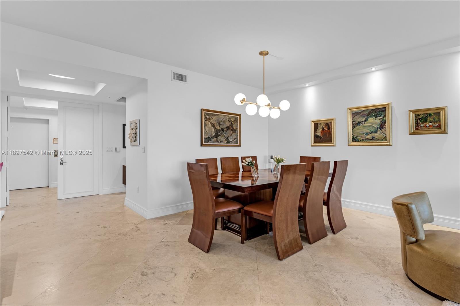 727 Crandon Blvd #401 Key Biscayne, FL 33149