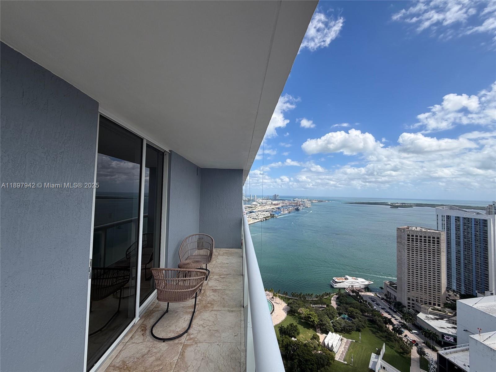 50 Biscayne Blvd #5211