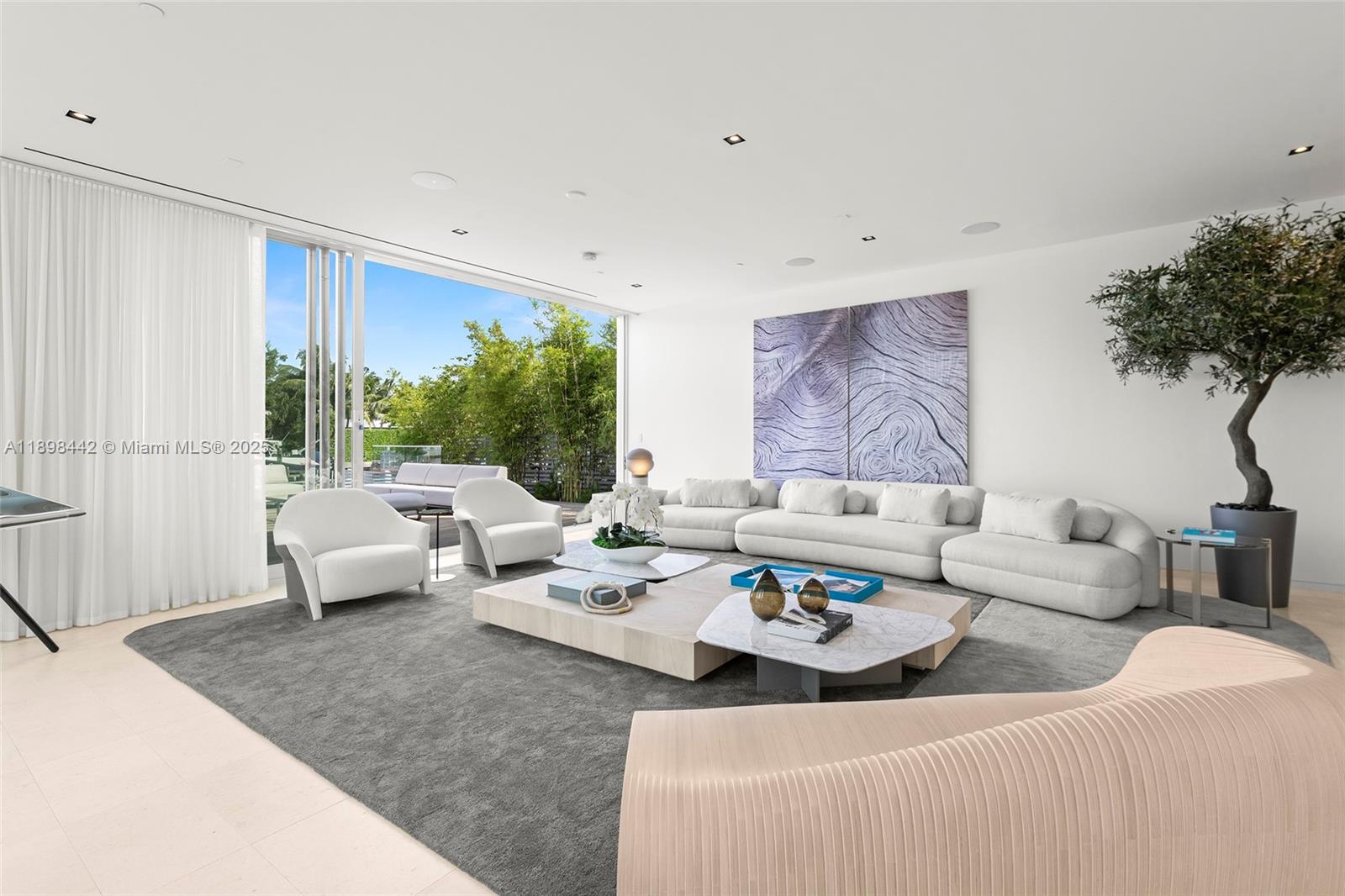 1031 W 48th St #6 Miami Beach, FL 33140