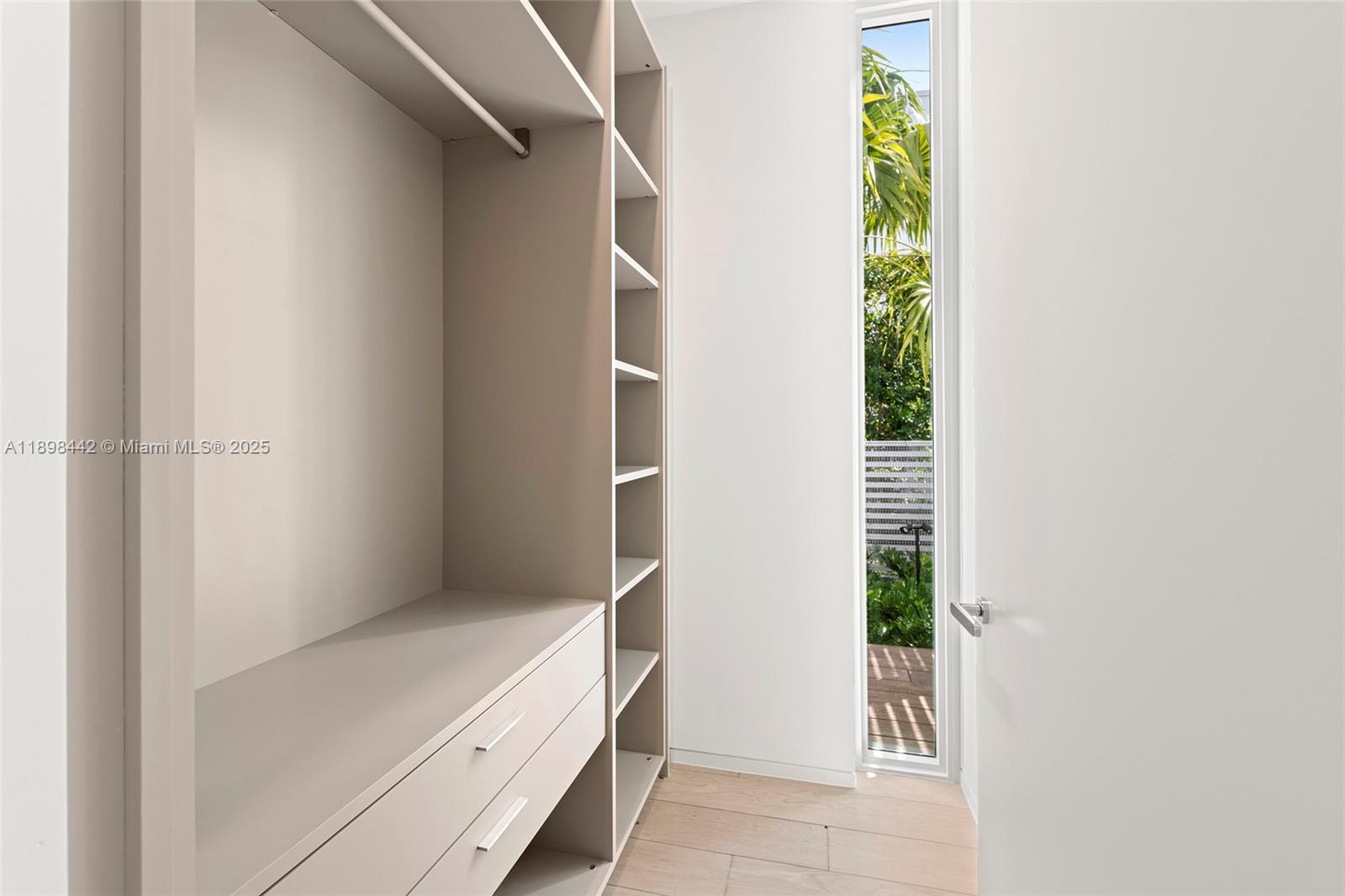 1031 W 48th St #6 Miami Beach, FL 33140
