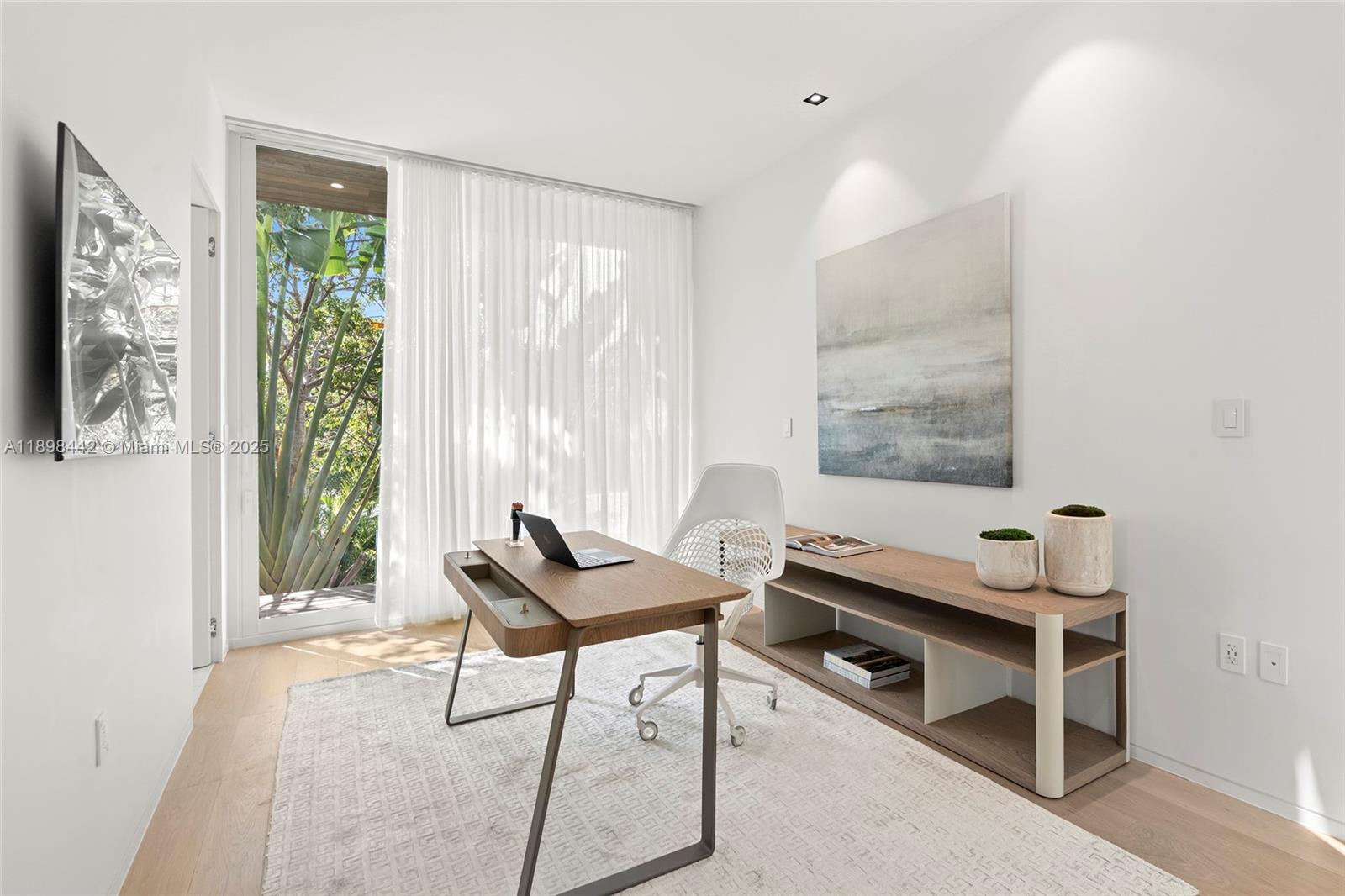 1031 W 48th St #6 Miami Beach, FL 33140