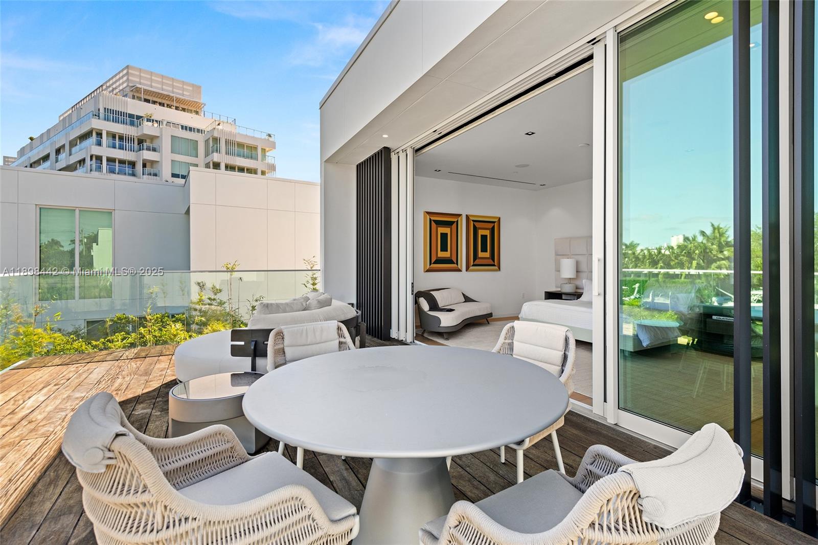 1031 W 48th St #6 Miami Beach, FL 33140