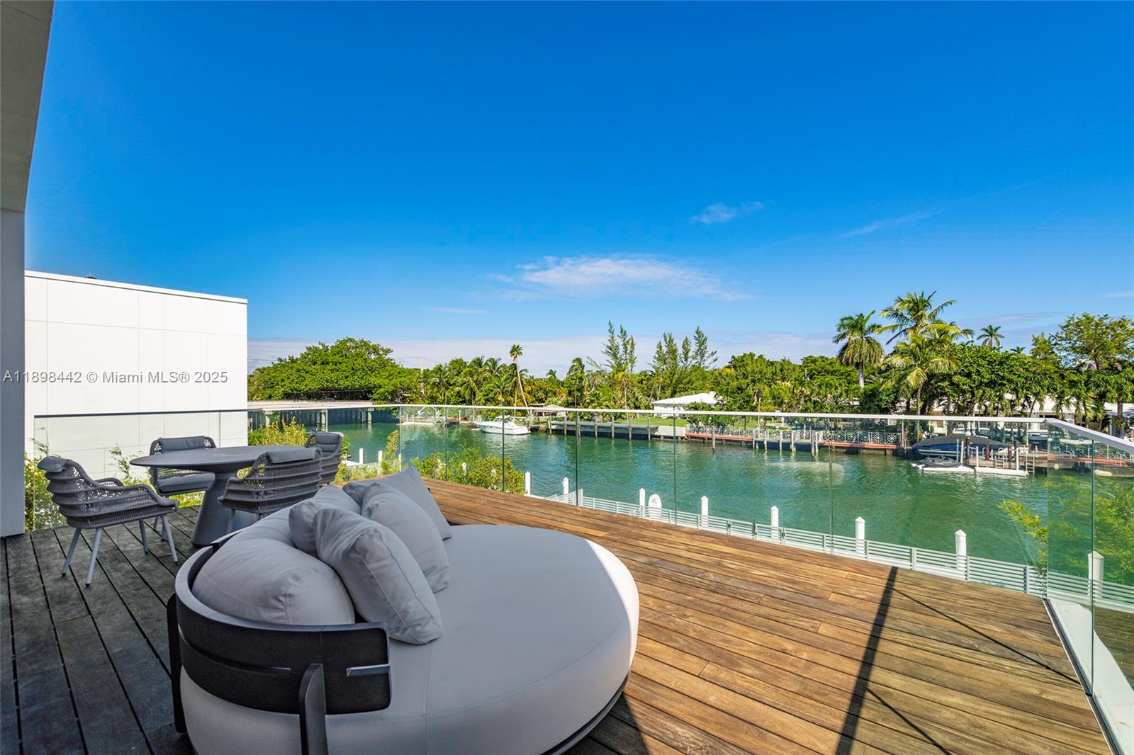 1031 W 48th St #6 Miami Beach, FL 33140