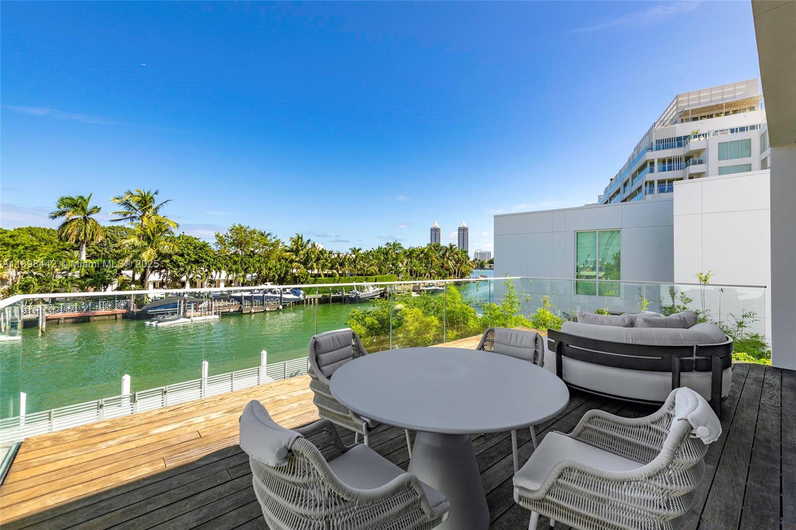 1031 W 48th St #6 Miami Beach, FL 33140