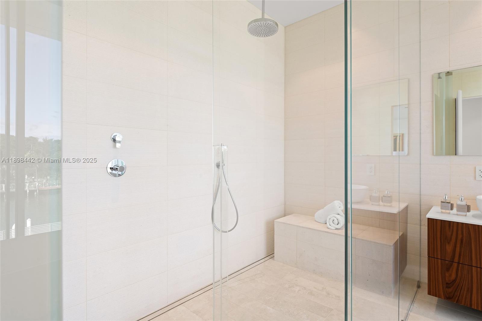 1031 W 48th St #6 Miami Beach, FL 33140