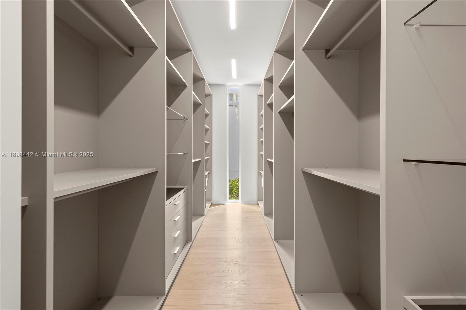 1031 W 48th St #6 Miami Beach, FL 33140