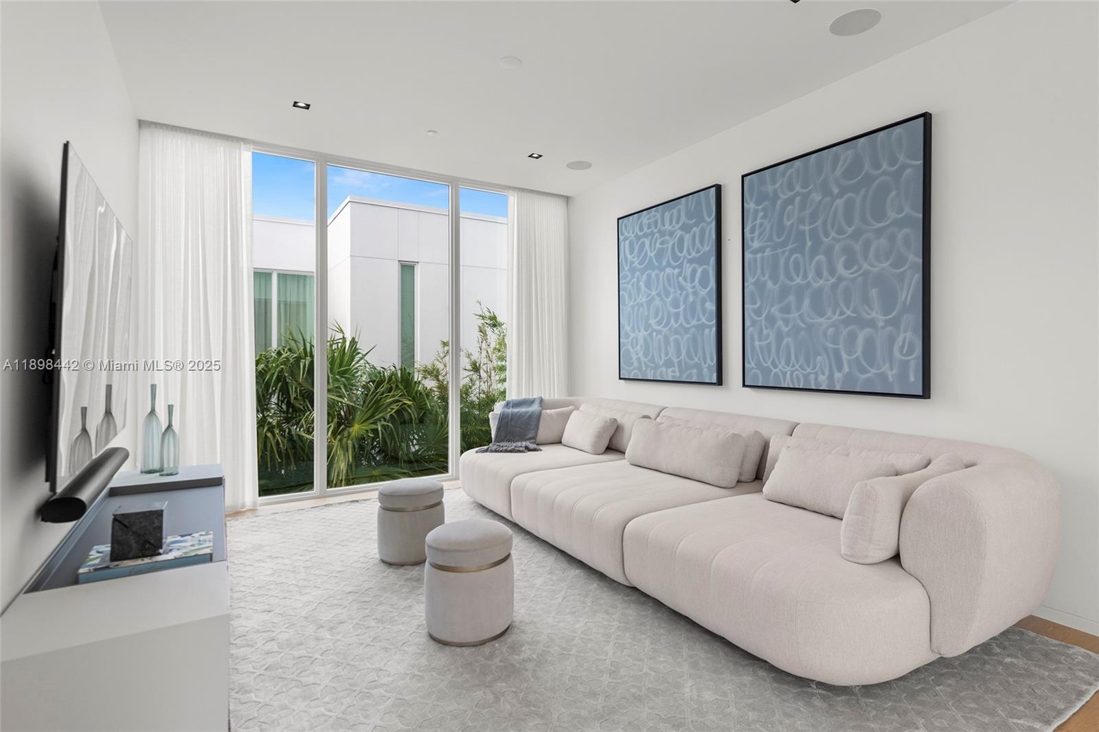 1031 W 48th St #6 Miami Beach, FL 33140