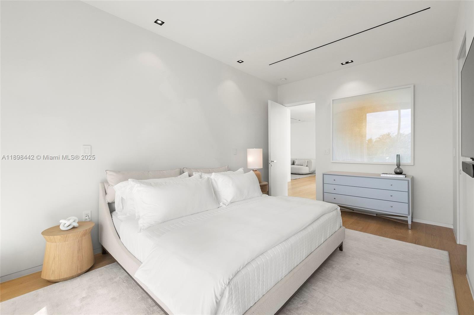 1031 W 48th St #6 Miami Beach, FL 33140