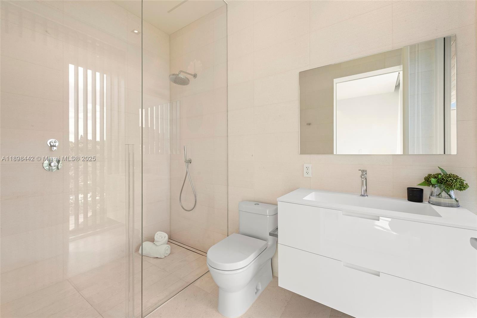 1031 W 48th St #6 Miami Beach, FL 33140