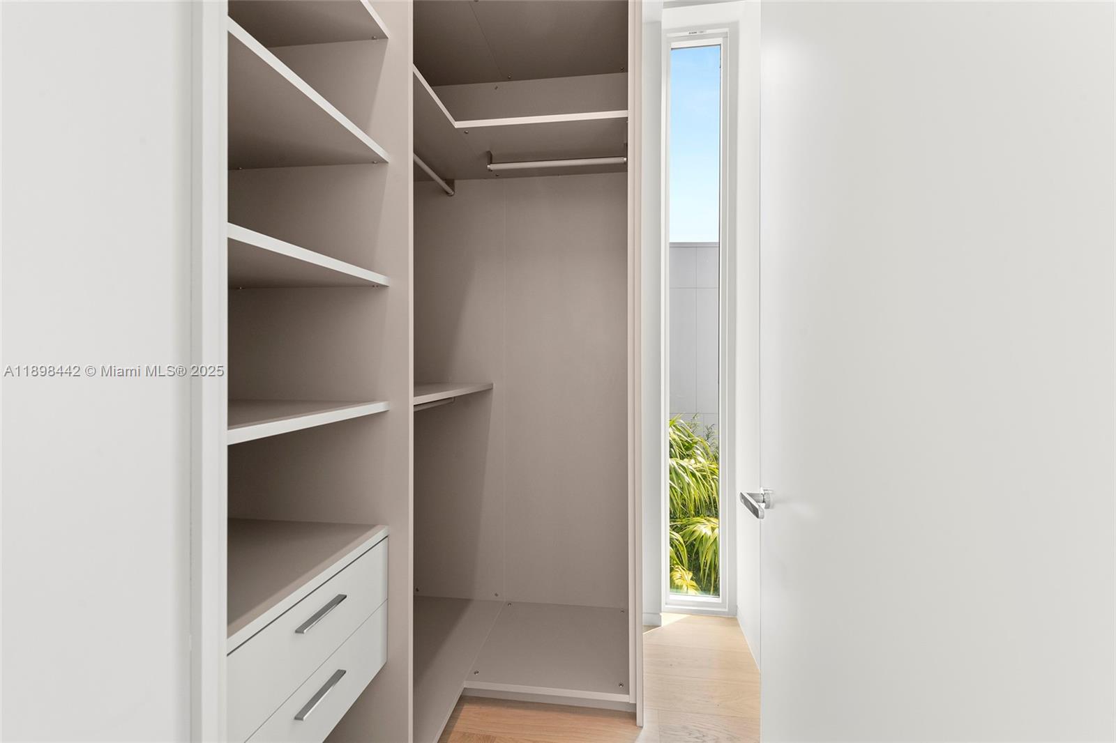 1031 W 48th St #6 Miami Beach, FL 33140