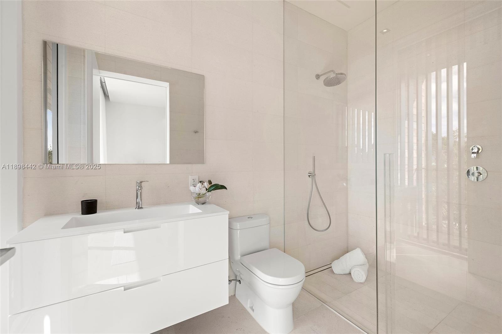 1031 W 48th St #6 Miami Beach, FL 33140