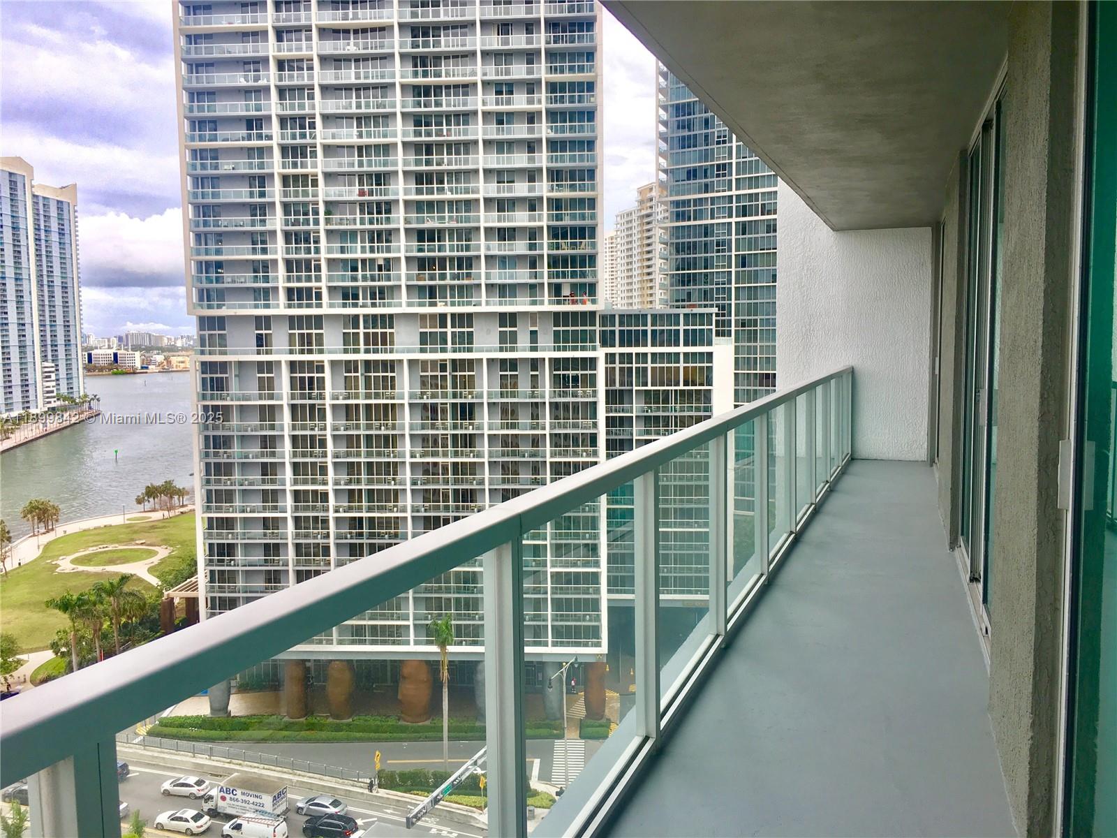 500 Brickell Ave #1505
