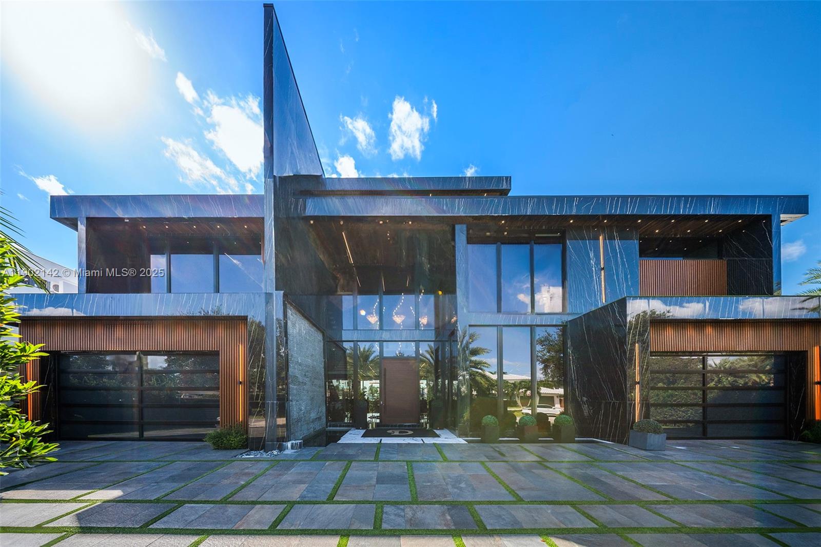 733 Middle Riv Dr Fort Lauderdale, FL 33304