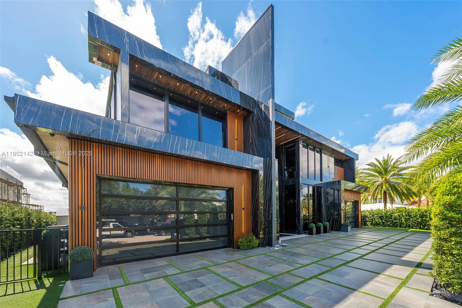 733 Middle Riv Dr Fort Lauderdale, FL 33304