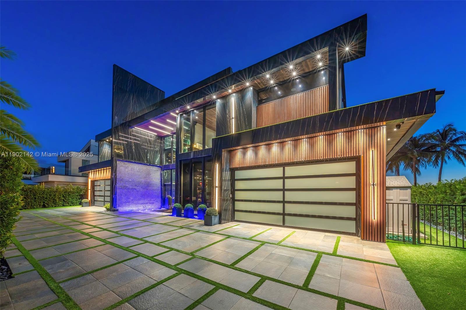 733 Middle Riv Dr Fort Lauderdale, FL 33304