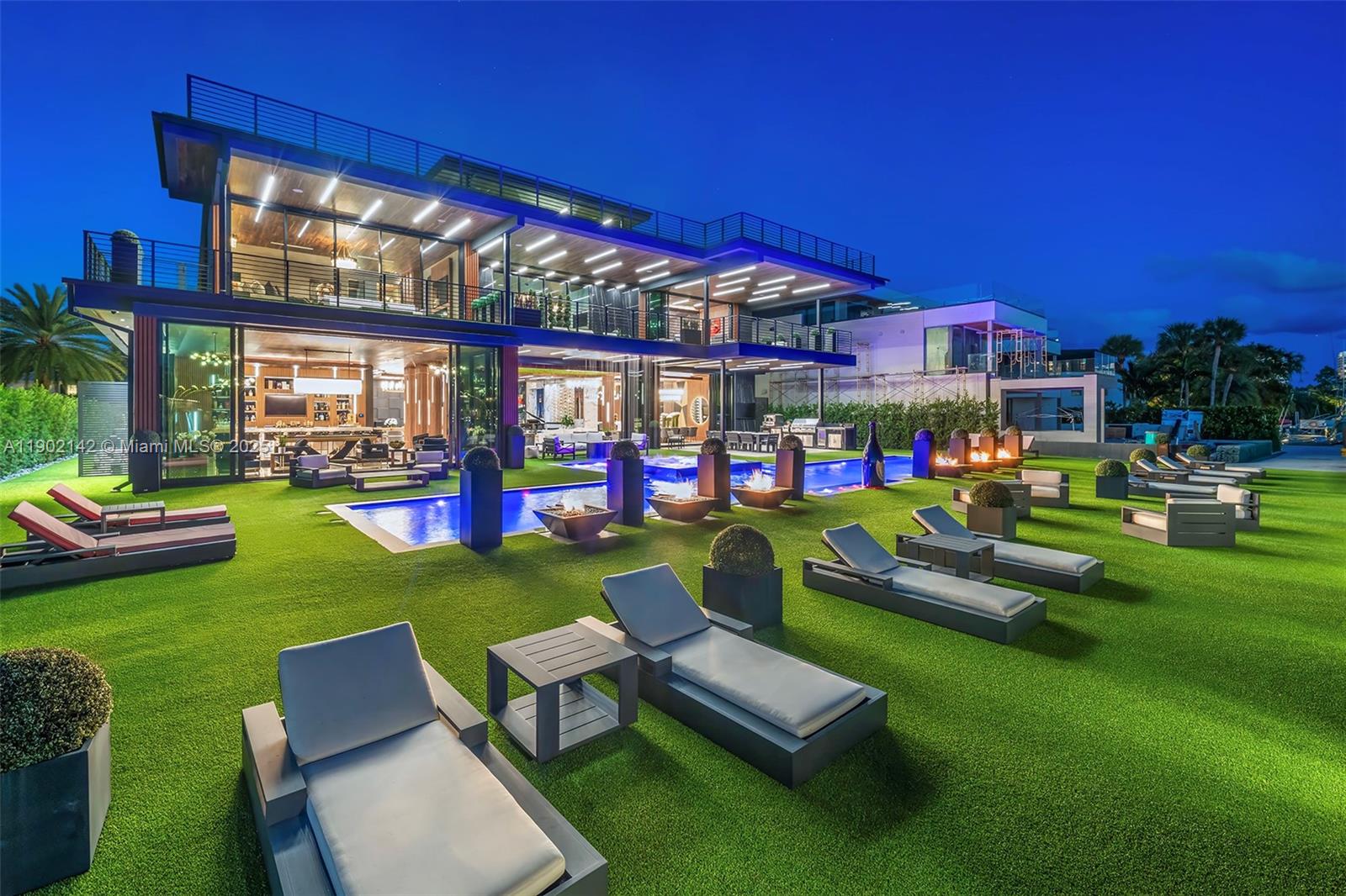 733 Middle Riv Dr Fort Lauderdale, FL 33304