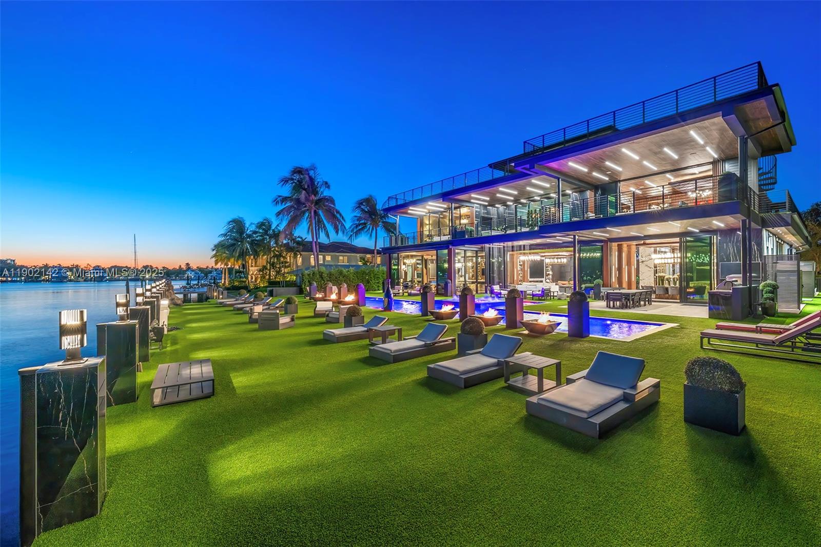 733 Middle Riv Dr Fort Lauderdale, FL 33304