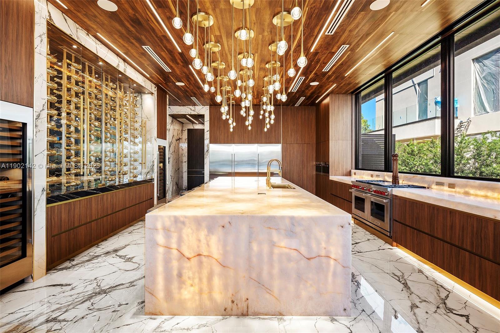 733 Middle Riv Dr Fort Lauderdale, FL 33304