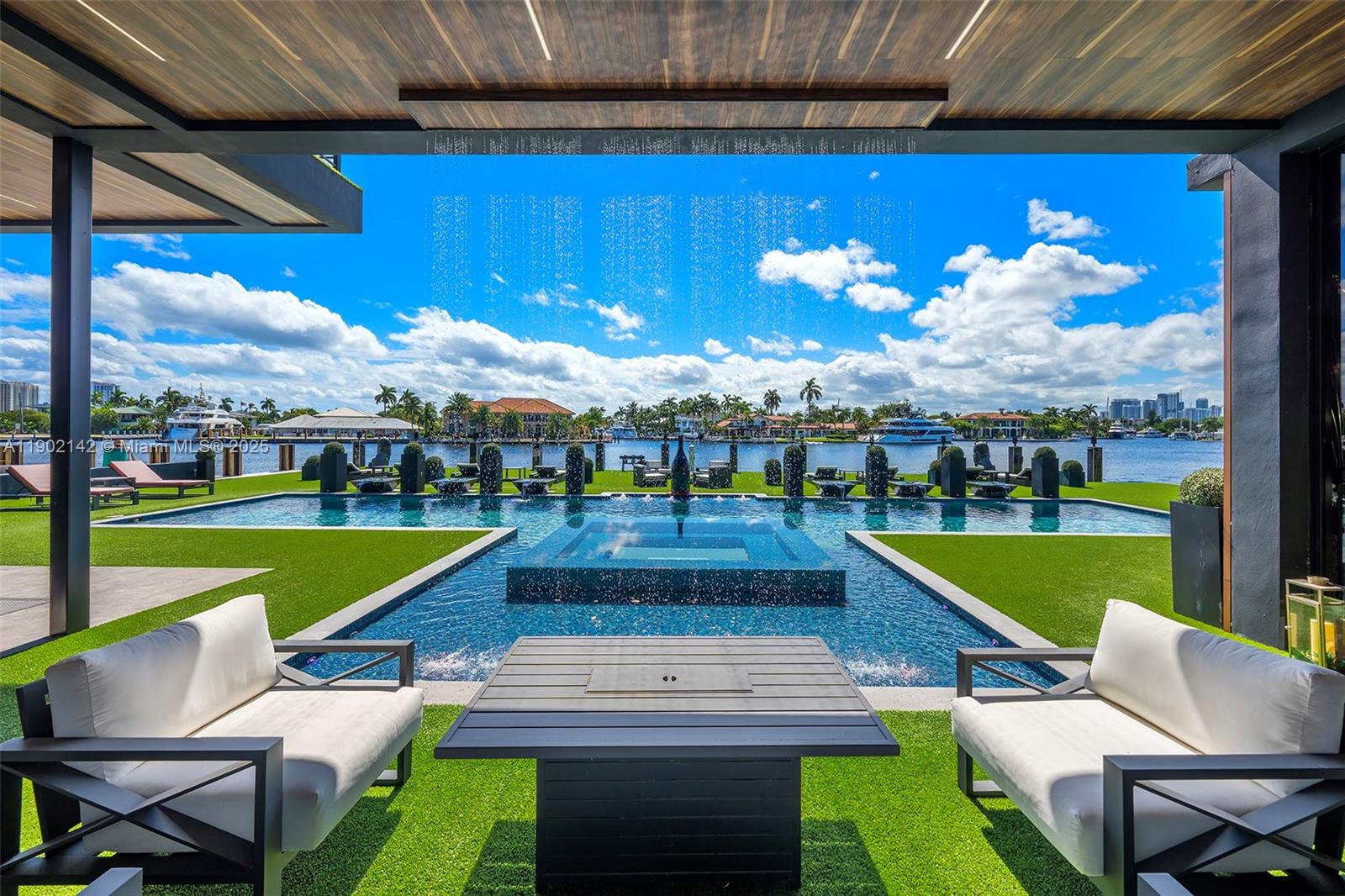 733 Middle Riv Dr Fort Lauderdale, FL 33304