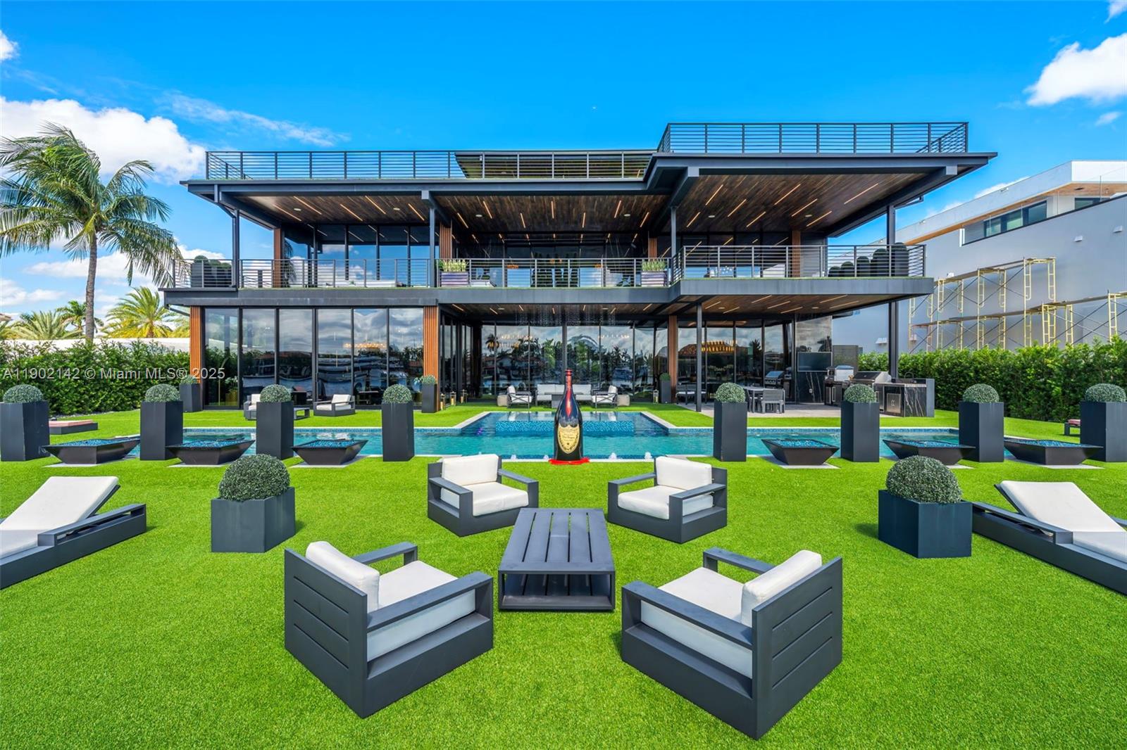 733 Middle Riv Dr Fort Lauderdale, FL 33304